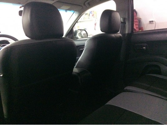 Авточехлы на Peugeot 4007