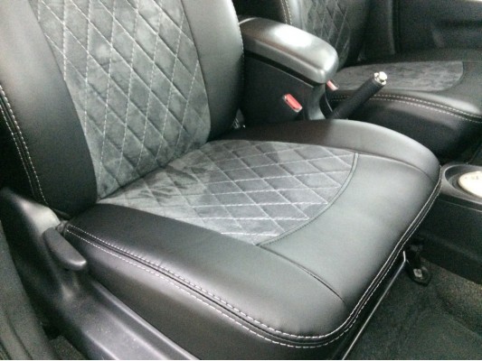 Авточехлы на Toyota Yaris Авточехлы на Toyota Yaris